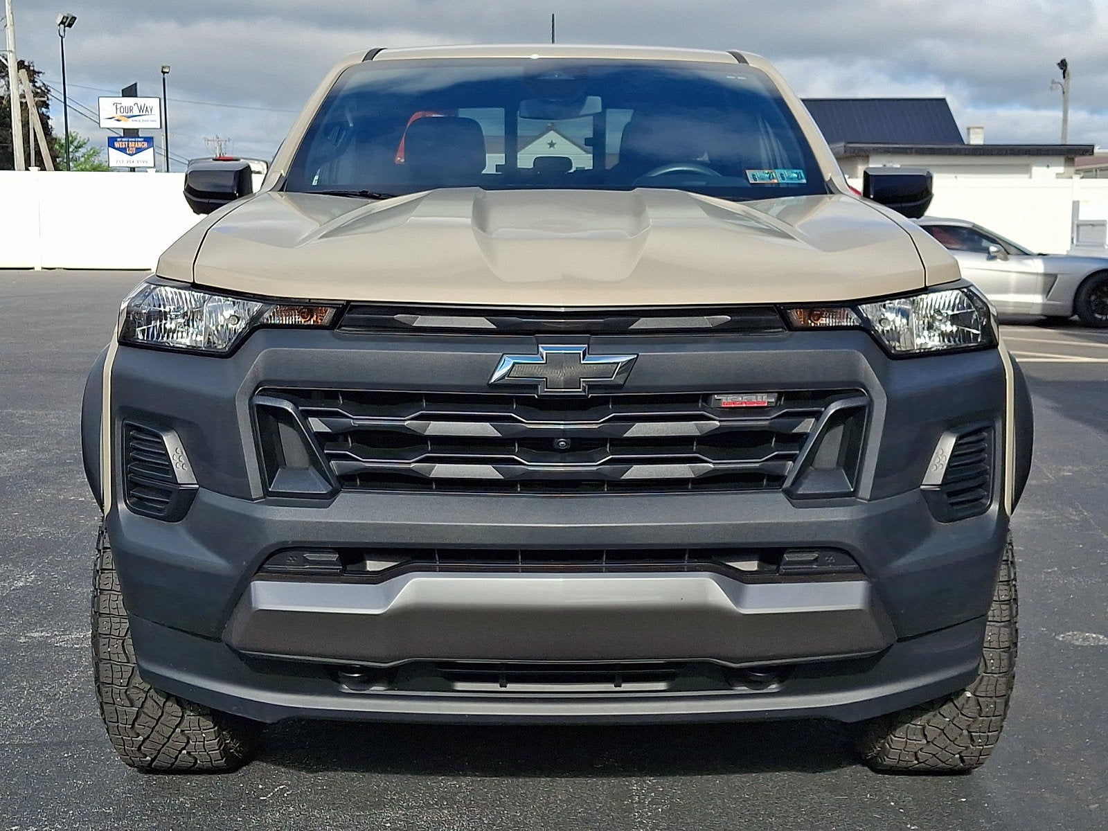 2024 Chevrolet Colorado — side profile view